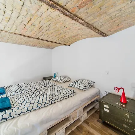 Kazinczy At Szimpla * Budapest