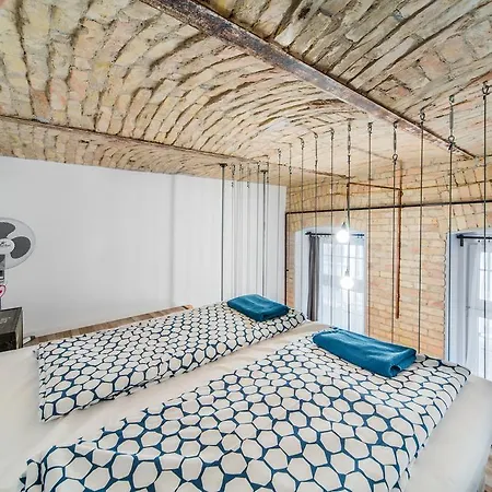 Kazinczy At Szimpla *